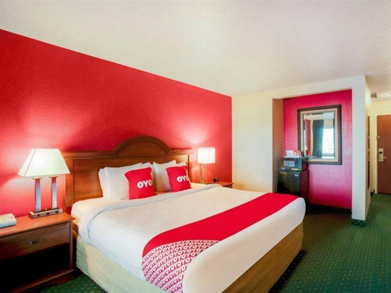 Oyo Hotel Spokane North Екстер'єр фото