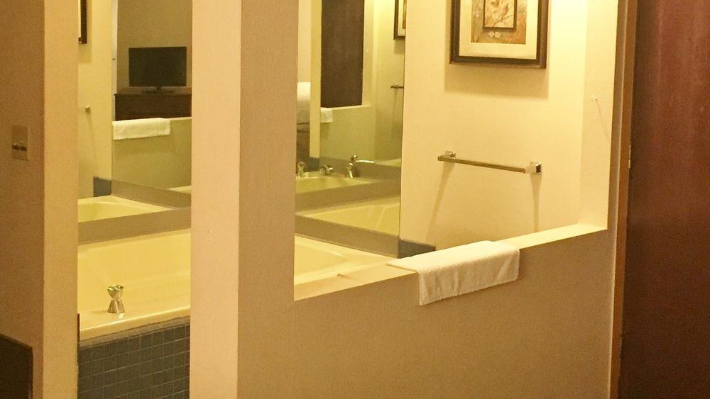 Oyo Hotel Spokane North Екстер'єр фото