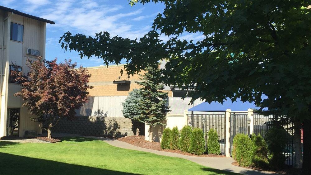 Oyo Hotel Spokane North Екстер'єр фото