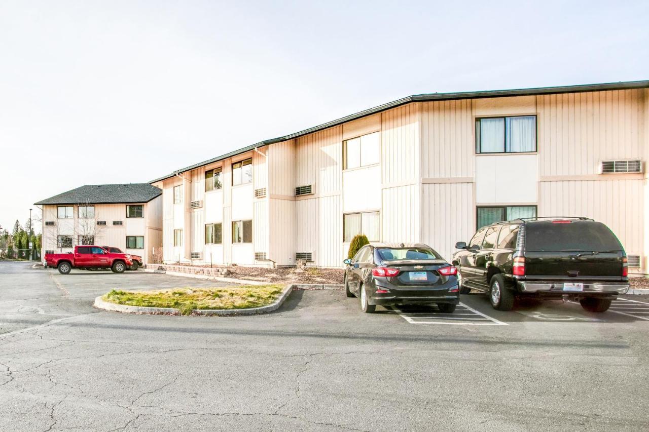 Oyo Hotel Spokane North Екстер'єр фото