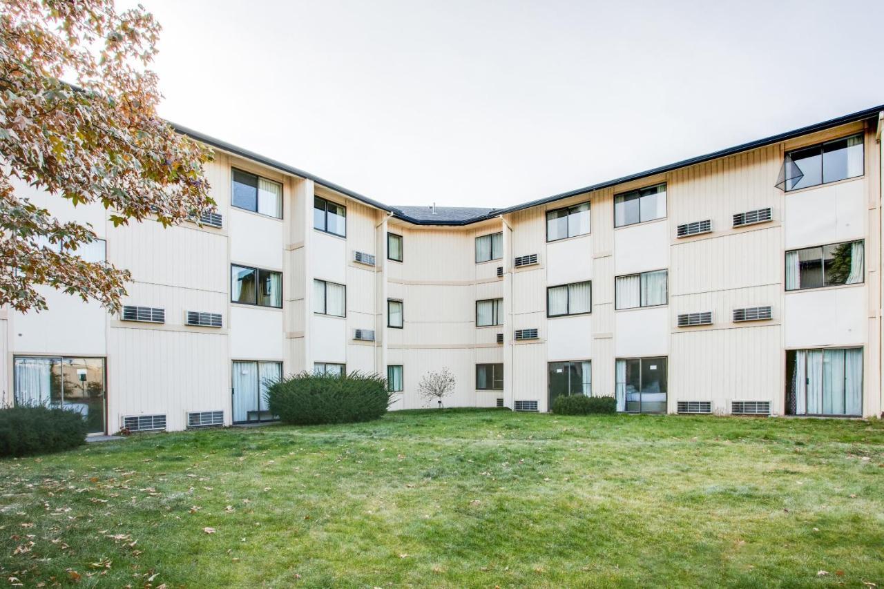 Oyo Hotel Spokane North Екстер'єр фото