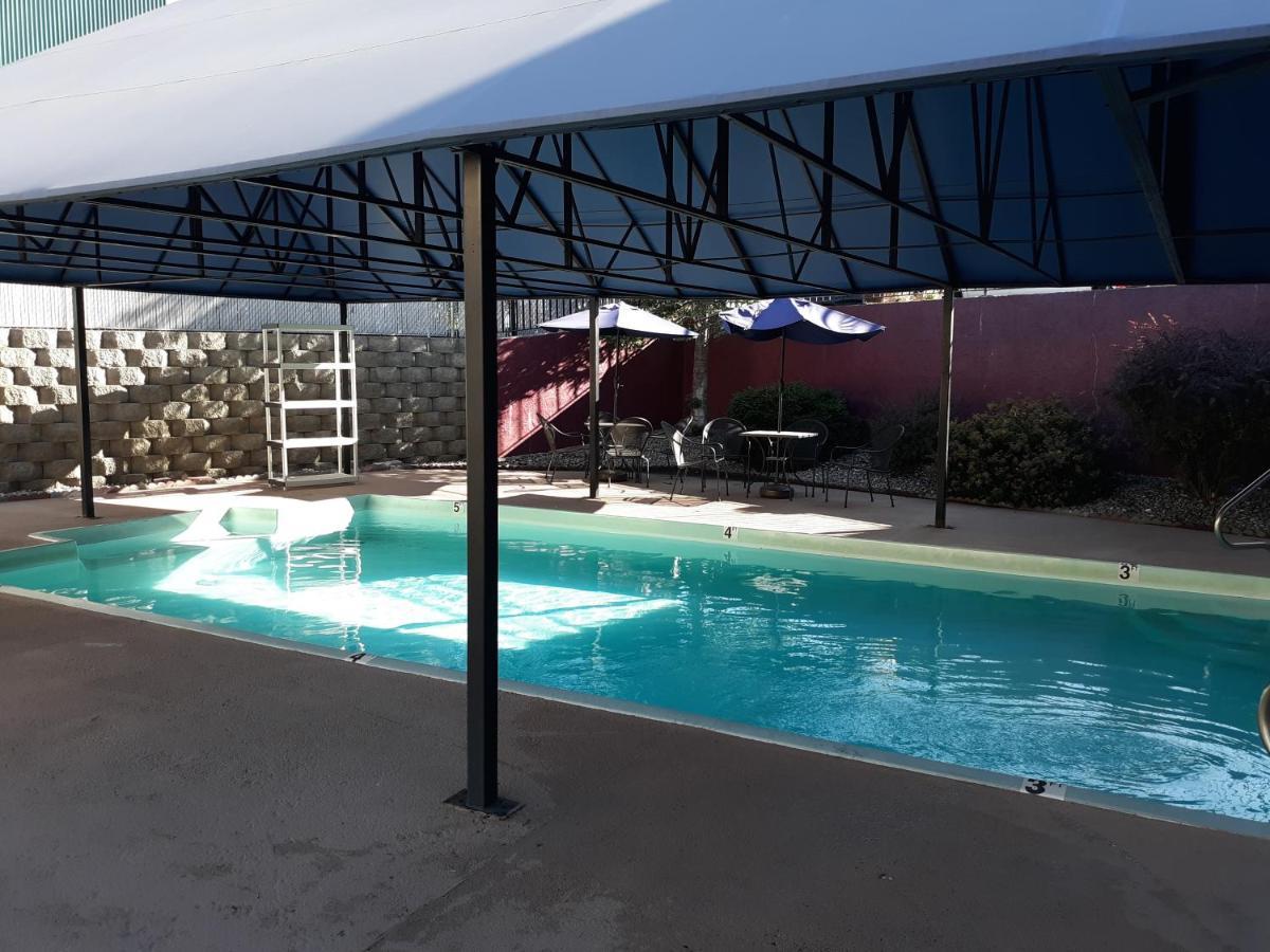 Oyo Hotel Spokane North Екстер'єр фото
