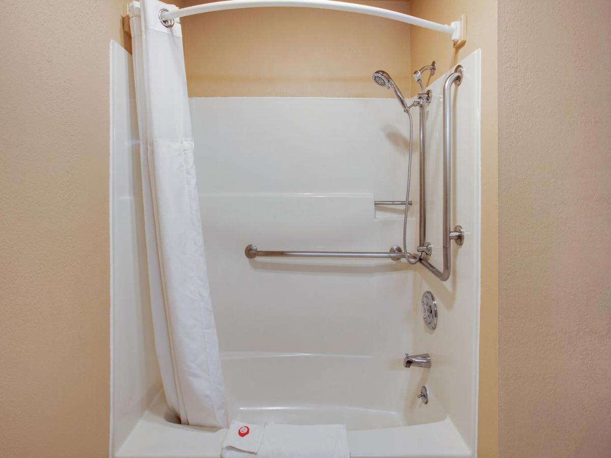 Oyo Hotel Spokane North Екстер'єр фото