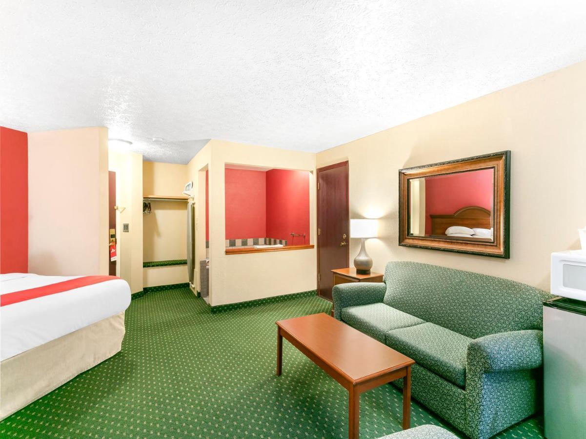 Oyo Hotel Spokane North Екстер'єр фото